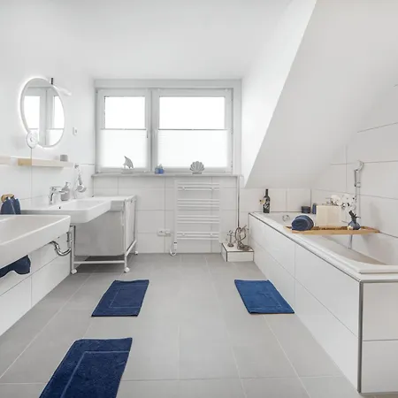 Apartment Exquisite Superior 100m2 Mit 2 Schlafzimmern & Badewanne - Messe