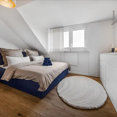Exquisite Superior 100m2 Mit 2 Schlafzimmern & Badewanne - Messe Apartment Essen