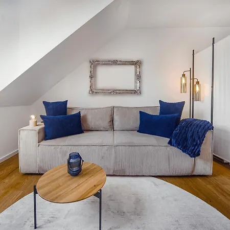 Apartment Exquisite Superior 100m2 Mit 2 Schlafzimmern & Badewanne - Messe